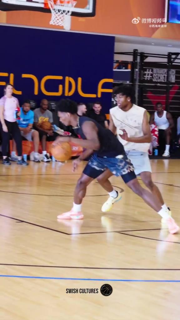 状态很不错啊!火箭阿门-汤普森、开拓者夏普等球员在西班牙合练