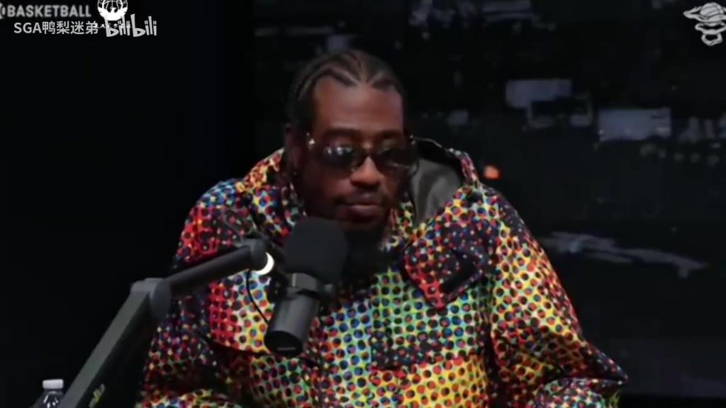 香波特:16总决抢七欧文让卢把球给他,库里试图避开与他对位!