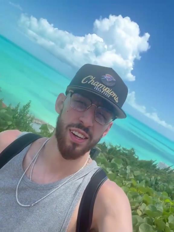 确实瘦啊!切特晒休赛期训练,感受自然风光!