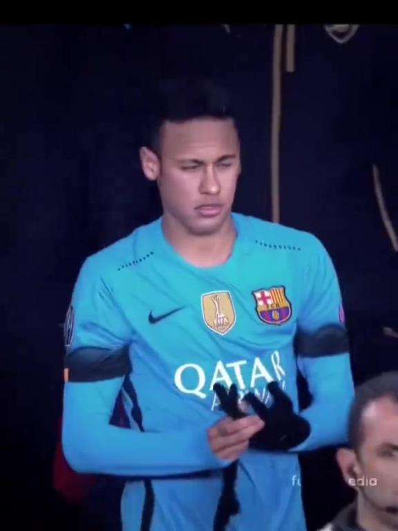 人到球到!只需要五脚传球就打穿防守!巅峰MSN华丽的配合!