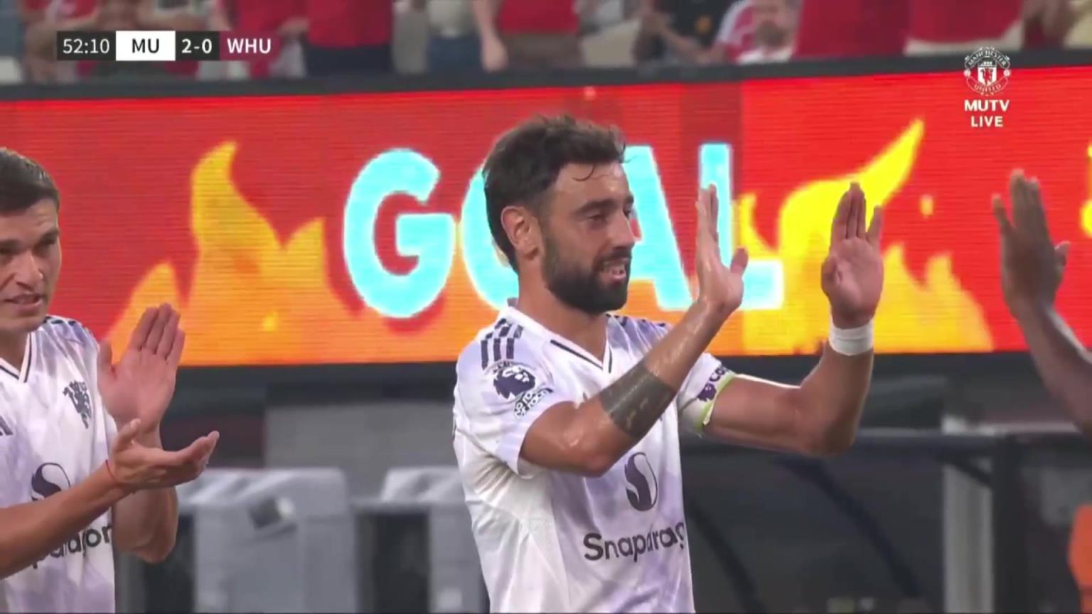 阿雷奥拉出球被断再次送礼!B费原地摆腿打门双响!