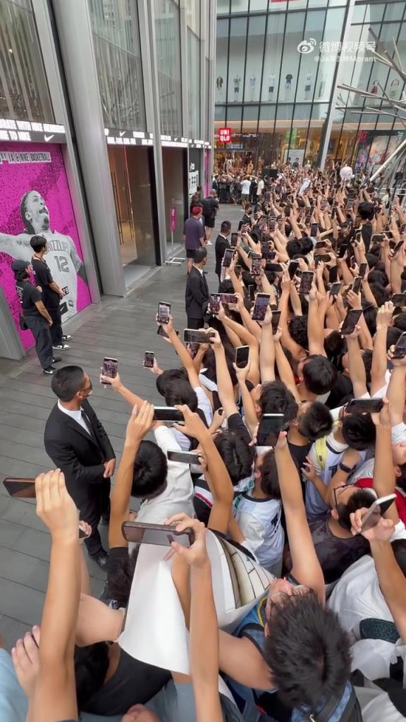 人山人海!莫兰特中国行的粉丝见面会,人气太火爆了!