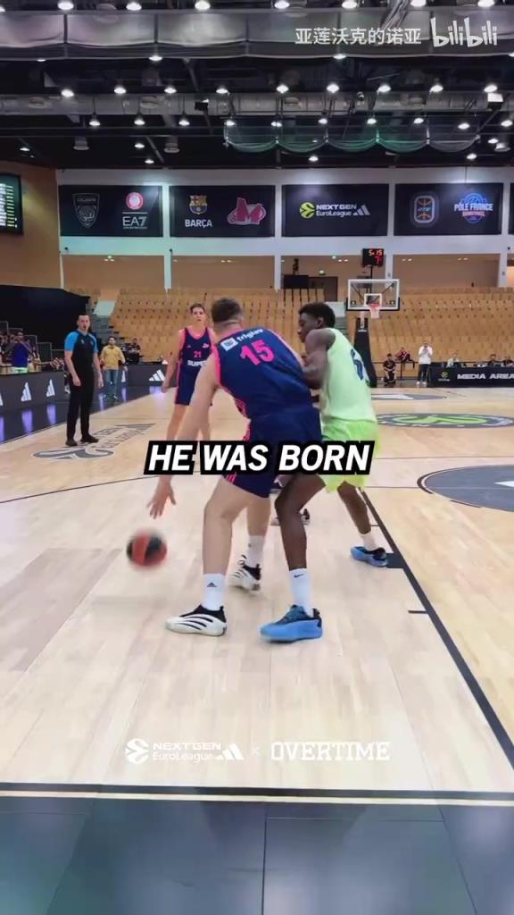 左手约基奇?塞尔维亚07年出生的中锋帕夫尔!