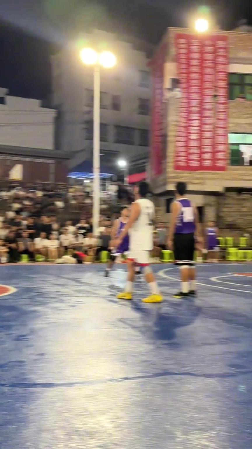 0.5秒能做啥,那我现在告诉你,他能承包这群男孩这个夏天的快乐