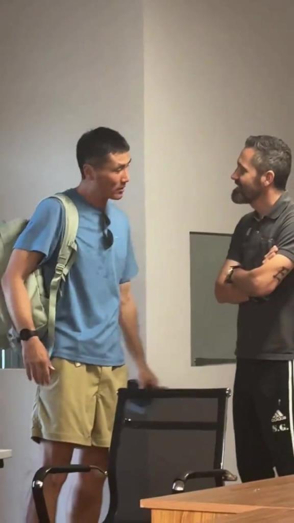 学无止境!邵佳一在中超间歇期忙和意大利专家学习足球战术