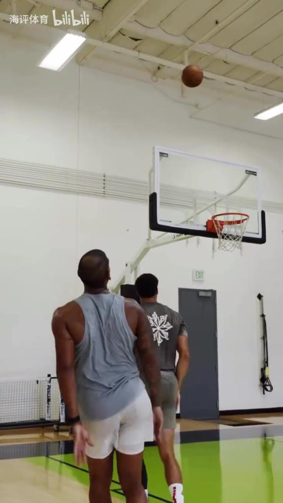 竟然是互爆!拉文和顶级野球手的单挑!