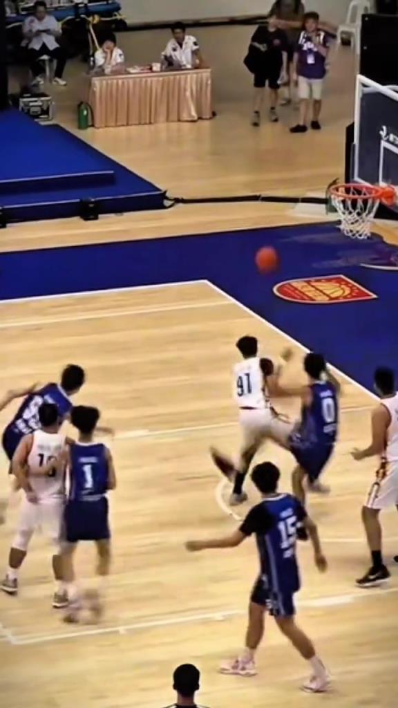 不懂就问!吧友们,这个勾手啥水平?