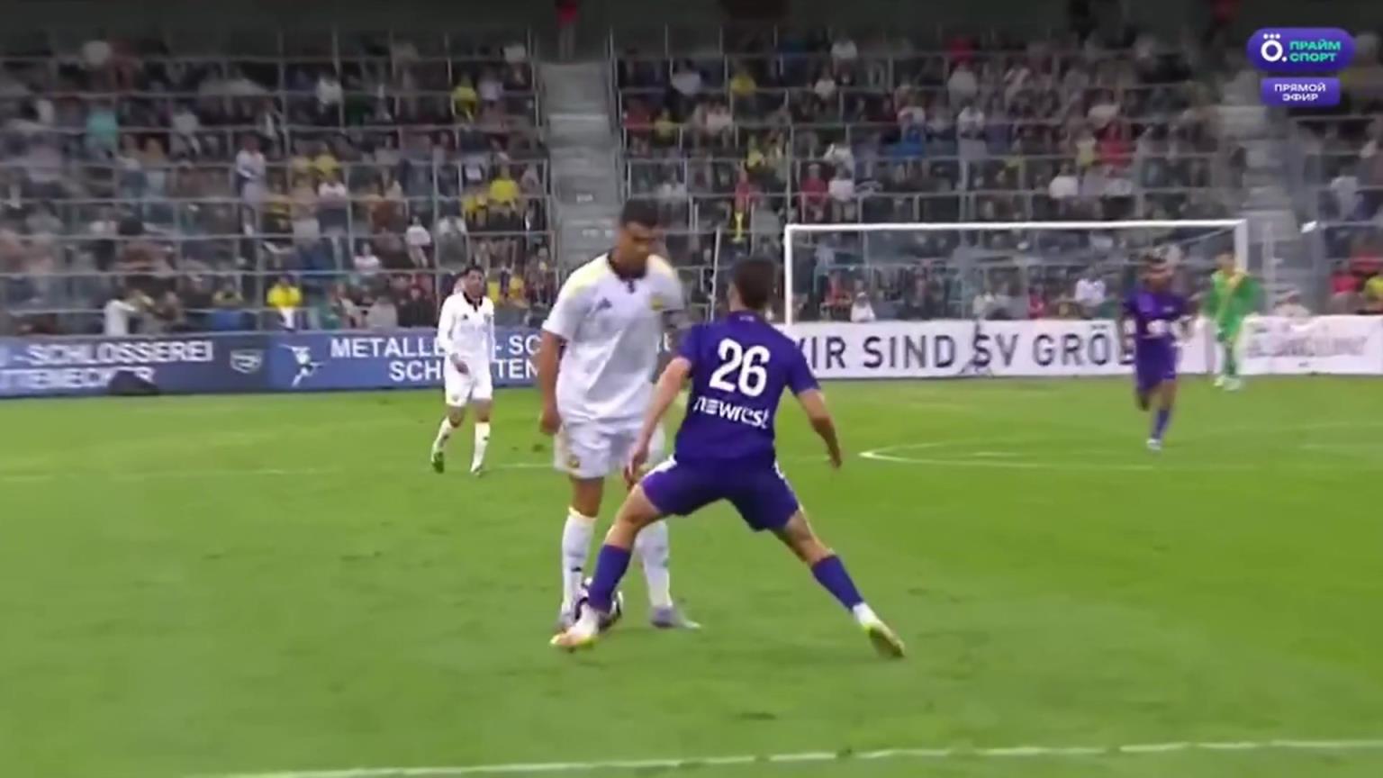 状态不错!C罗1V1完全摆脱对手,可惜射门稍稍偏出