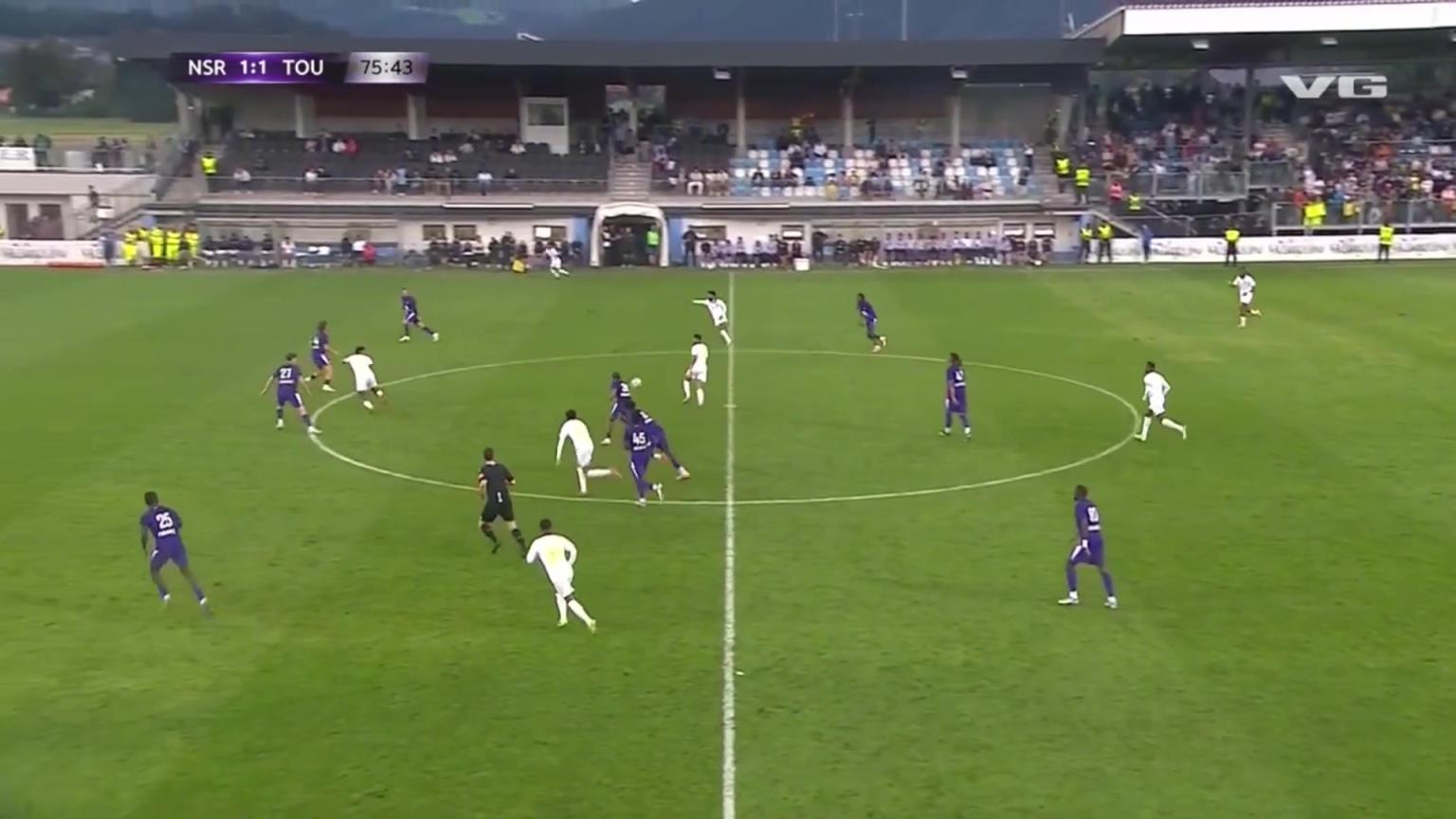 利雅得胜利反超比分!纳瓦夫右路下底挑传门前,马兰头球破门