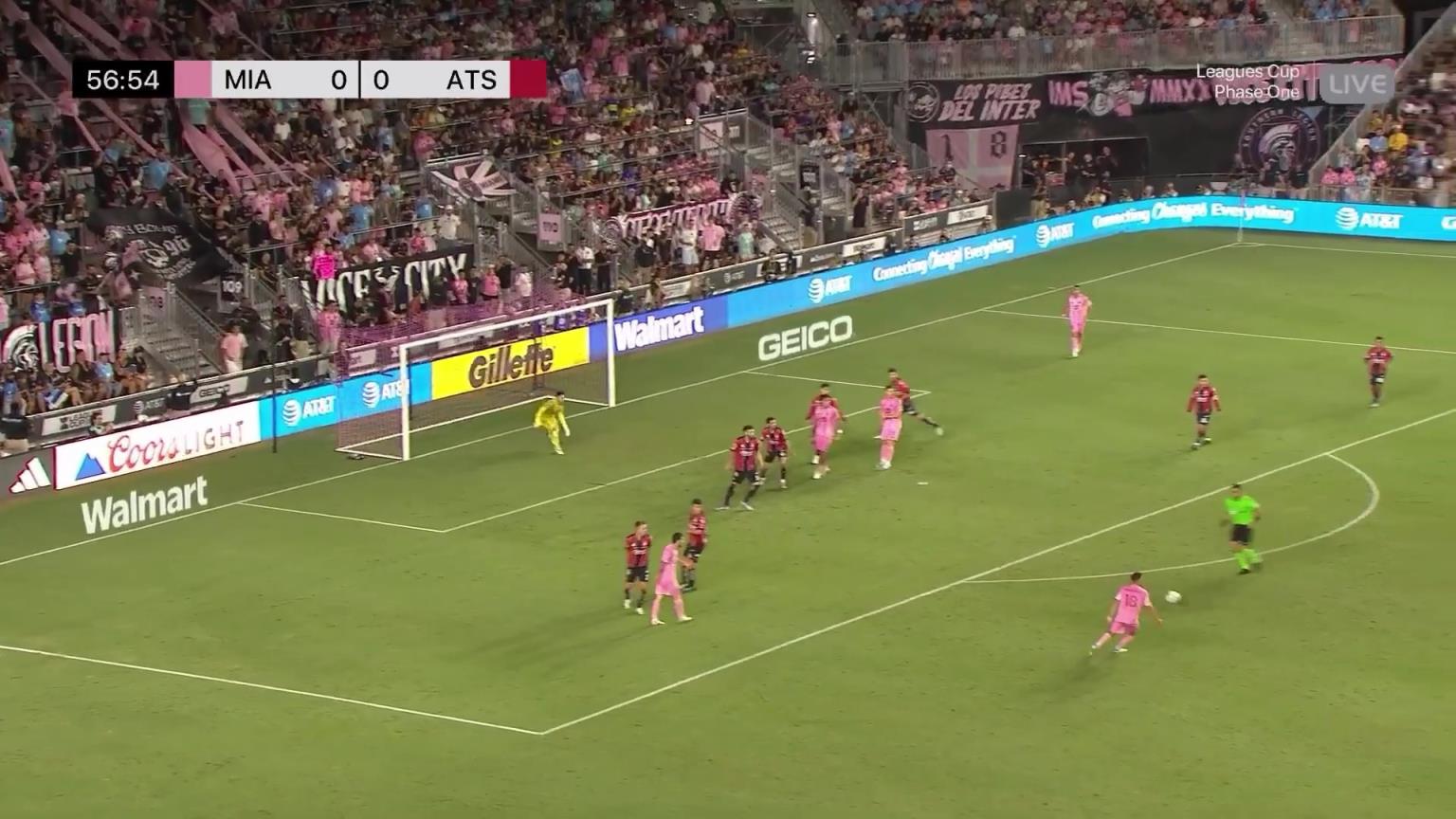 巴萨老队友心有灵犀!梅西接教授传球机敏前插,助攻特拉斯科破门