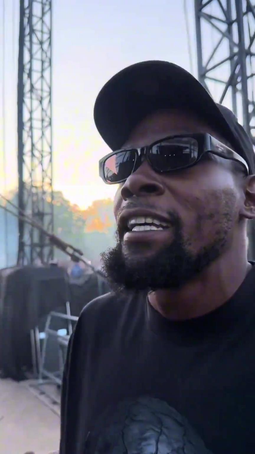 我杜唱歌都这么有气质...