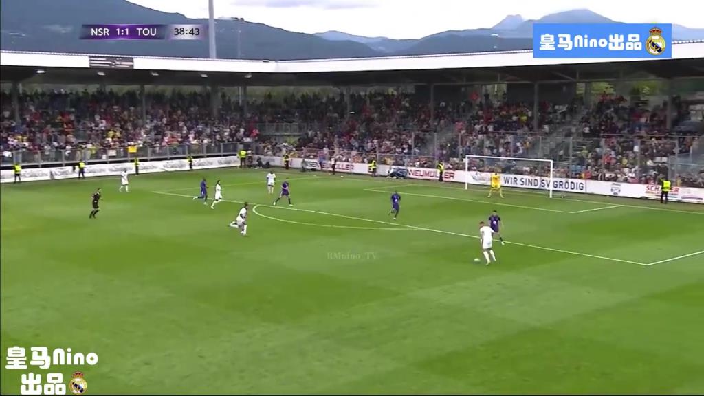 梦回小小罗时期!40岁的C罗这套丝滑花式连招太秀了