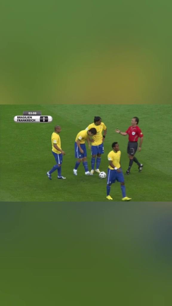 恐怖!06年世界杯小罗,卡洛斯,小儒尼尼奥三个人罚任意球!