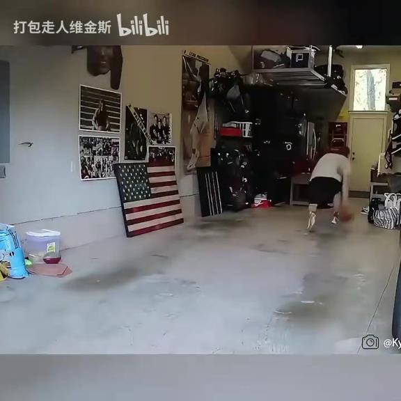 看几遍都很震惊啊!普里查德当年惊艳全网的运球训练!