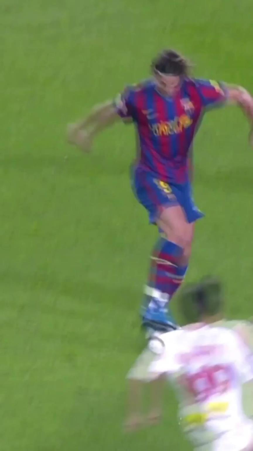 伊布:神仙球进多了,来个上帝视角助攻!