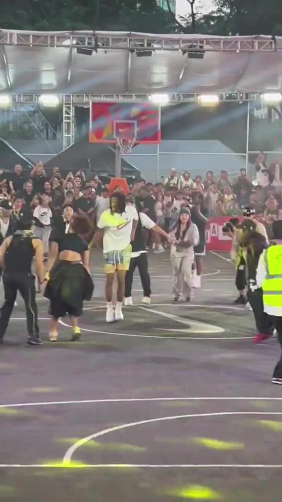 莫兰特现身菲律宾,玩得非常嗨,时不时有空接暴扣出现