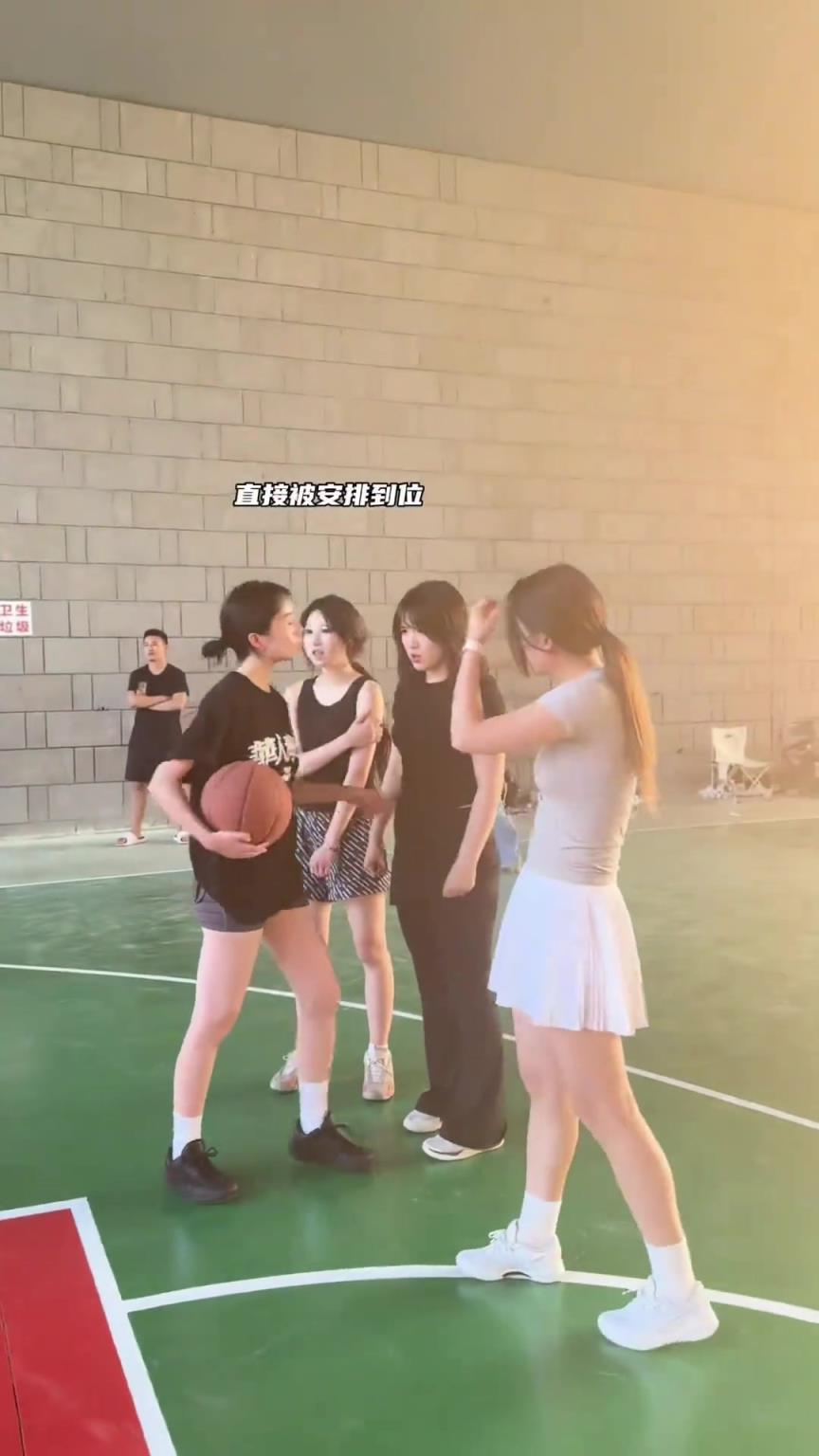 有多少吧友梦寐以求的?纯女孩野球局风吹都是香风味