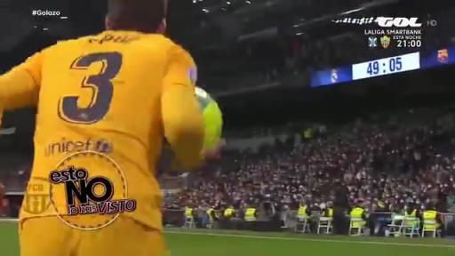 赶紧把球给我!名场面:皮克和维尼修斯起争执,两个人据理力争!