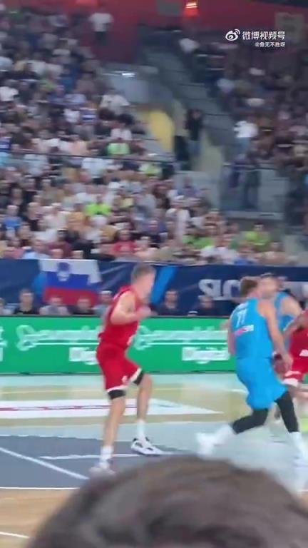 FIBA简直无敌!对手都知道东契奇要干嘛,但就是防不住!