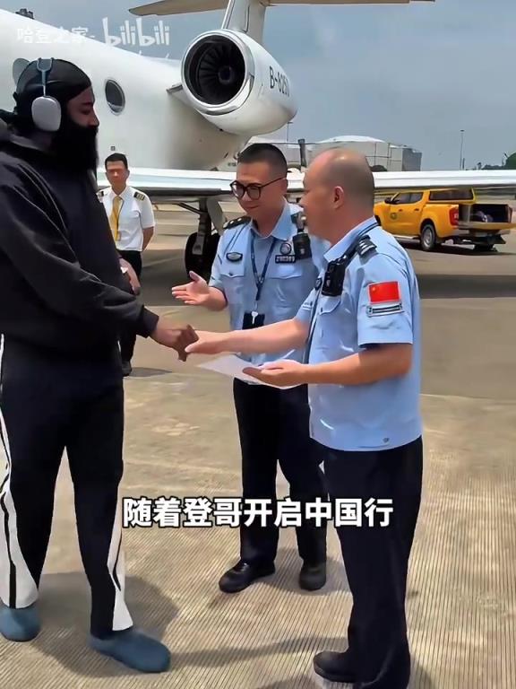 休赛期造型回归!小卡开启非洲行活动举办训练营!