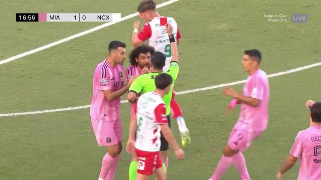 迈阿密少打一人!法尔肯被超车后拉倒对手!主裁出示红牌罚下!