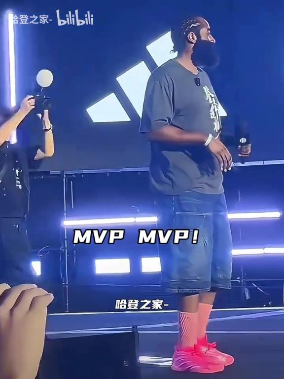 只用谦逊!哈登感谢了所有不管是低谷还是巅峰的球迷们的支持!