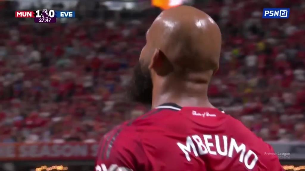 连失良机!B费远射被扑出!姆贝莫禁区内连续打门被封出!