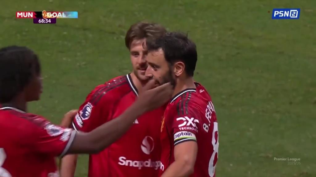 完全个人能力!芒特转身写意兜射远角破门!曼联2-1埃弗顿!