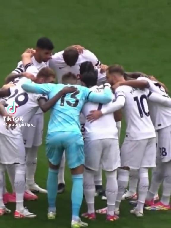 永远的热刺队长！你没注意到的孙兴慜：完美的领导力！