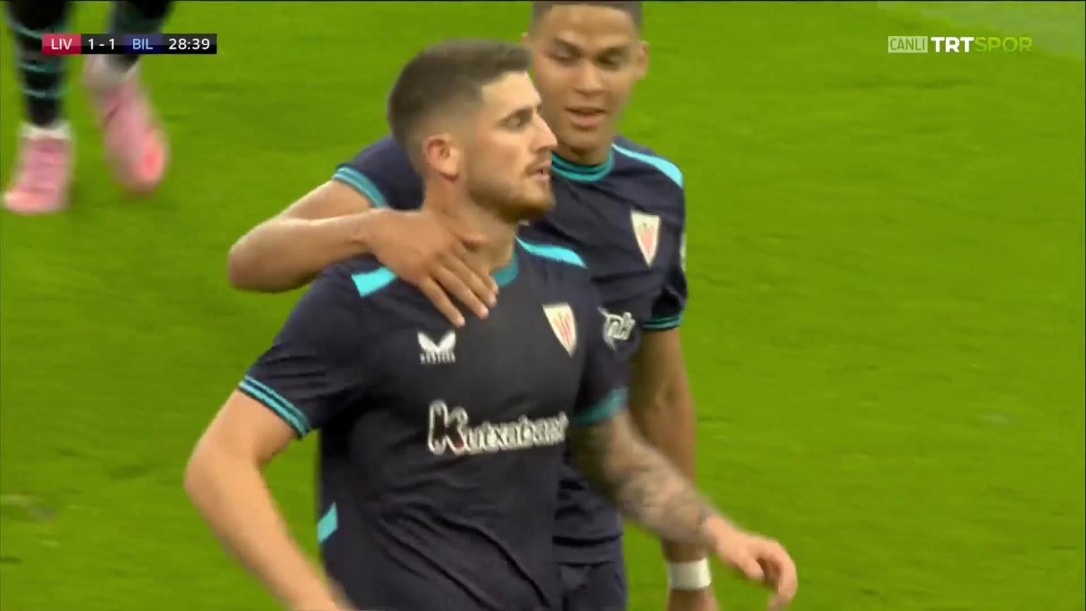 毕巴1-1扳平利物浦!桑谢特禁区内无人盯防打门得手!