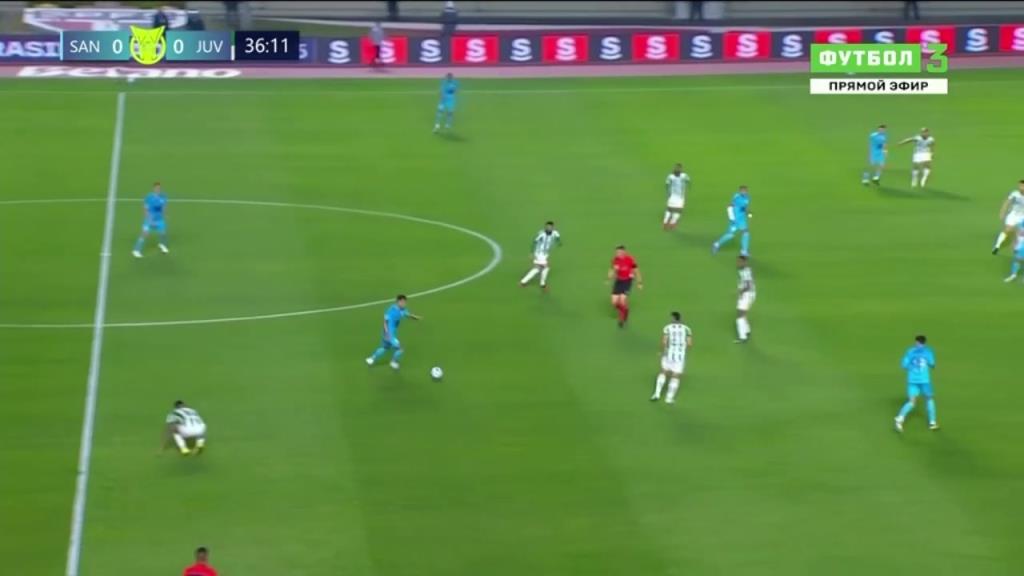 内马尔前插门前补射破门!桑托斯1-0领先尤文图德!