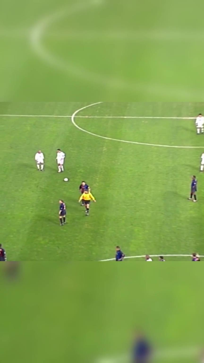 匪夷所思!这么远确定要打门吗?卡洛斯:这是哥的正常射程!