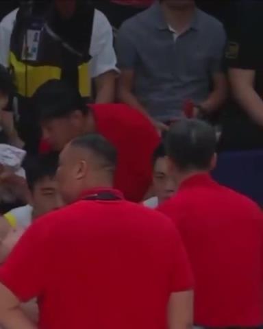 亚洲杯郭士强暂停批评王俊杰:他能投进吗?小王似乎脸都黑了!