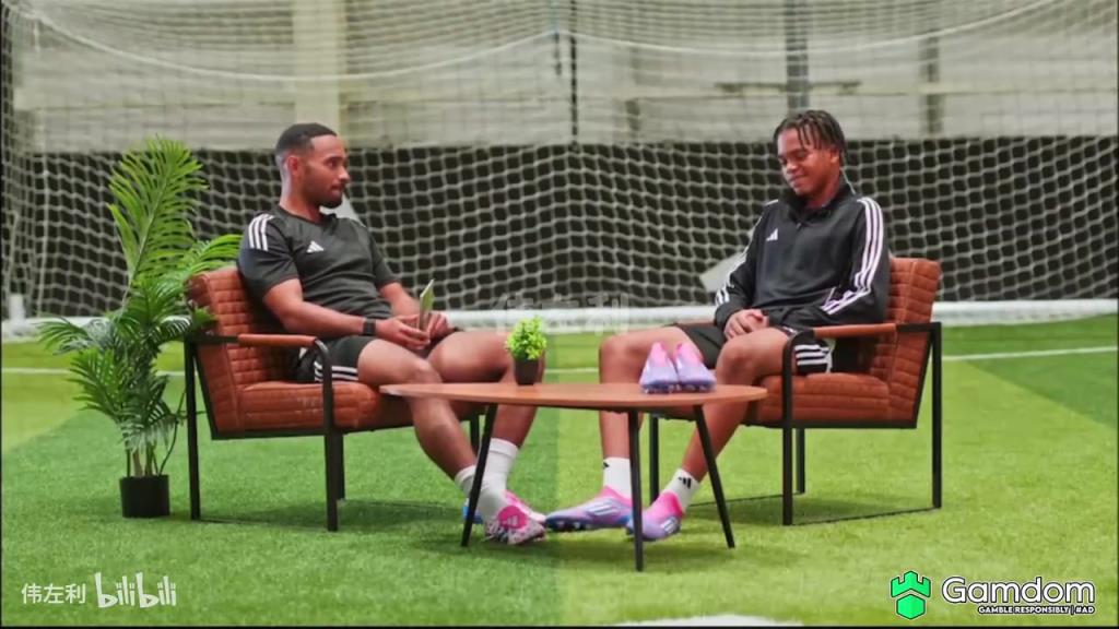 梅粉+1!主持人称梅西是GOAT,利物浦新星恩古莫哈连连点头