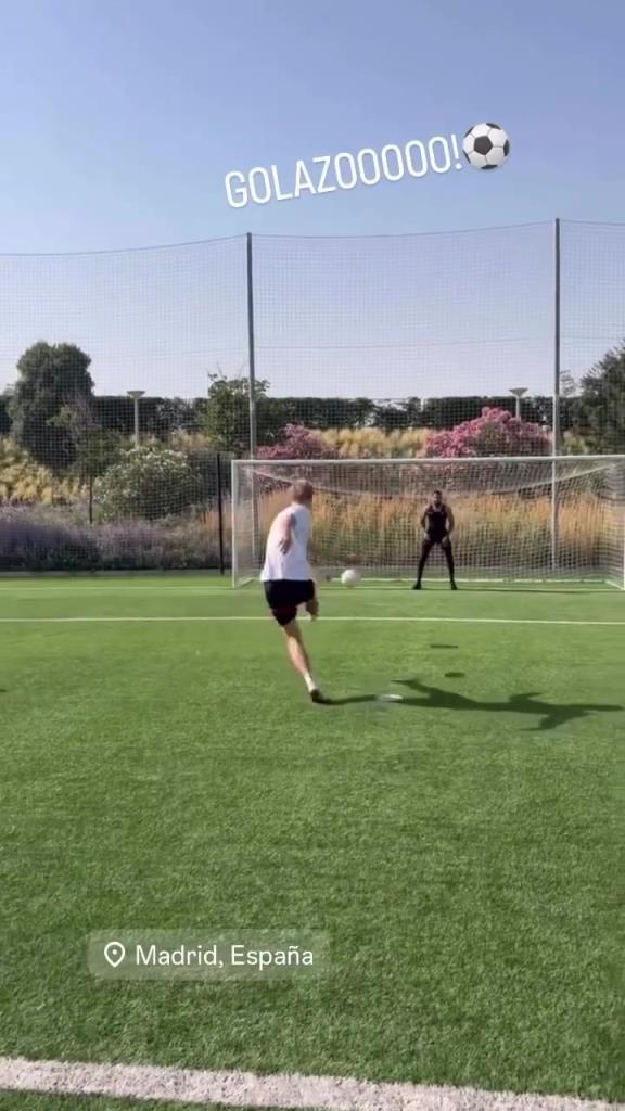 足篮一家亲?猛龙全队去了马德里练足球,玩得很嗨