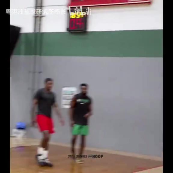 下赛季会效力哪支球队?西蒙斯休赛期训练合集!三分抬手就有!