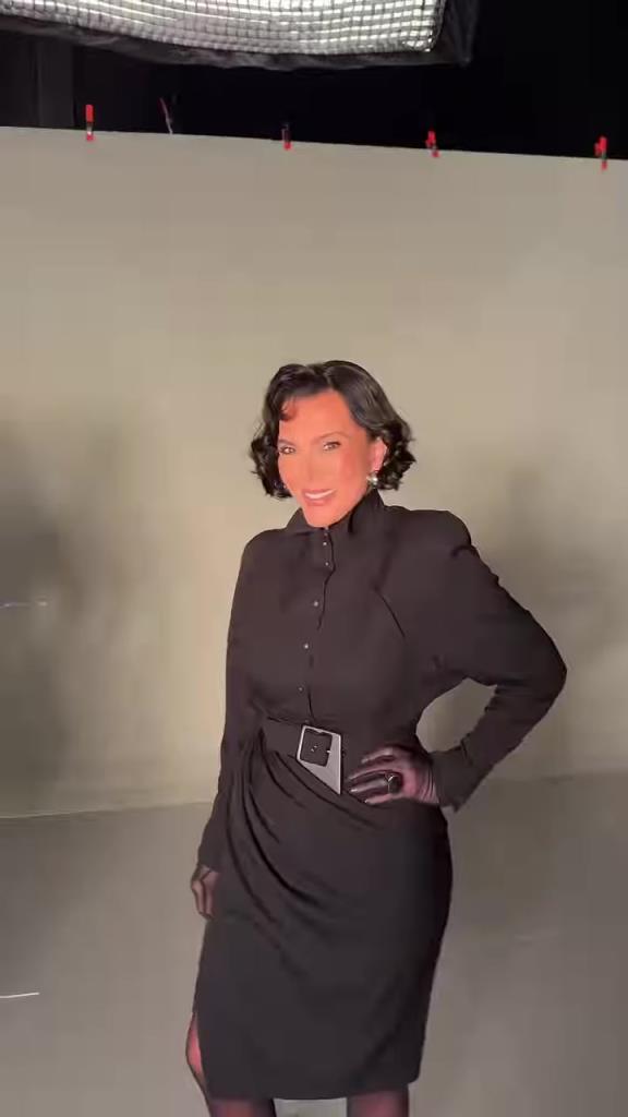 最佳防守阵容?卡戴珊全体女将登场亮相