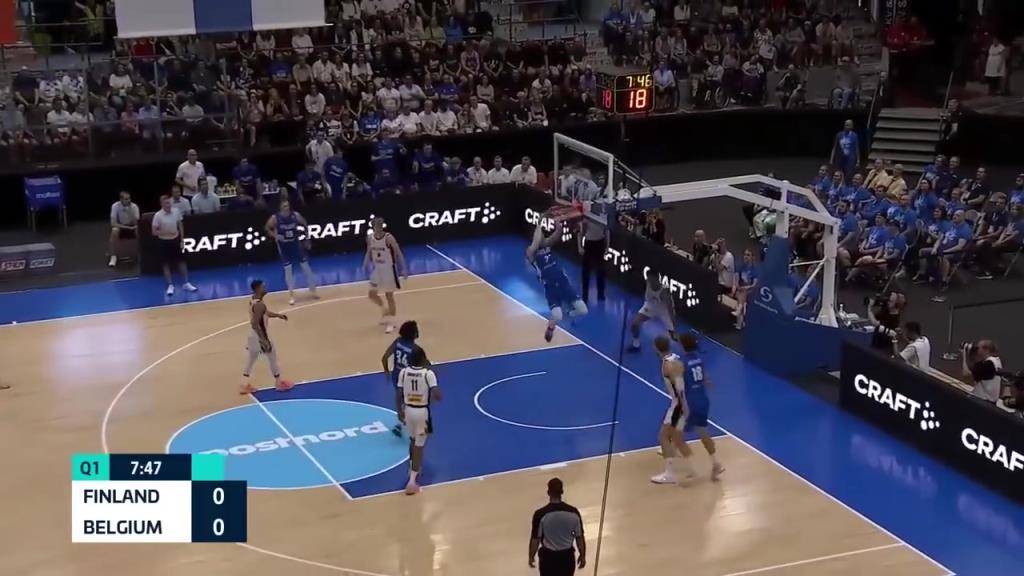 这身材放FIBA真的大杀器!马尔卡宁在昨日的热身赛中大杀四方