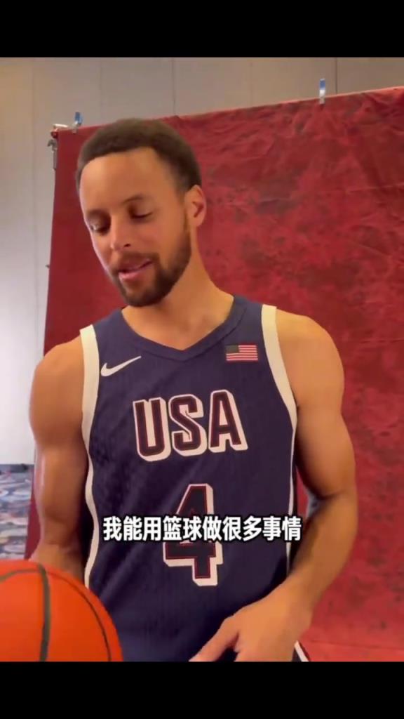 当众星迎来手指转球挑战,谁是最大赢家?库里直接摔球离去...