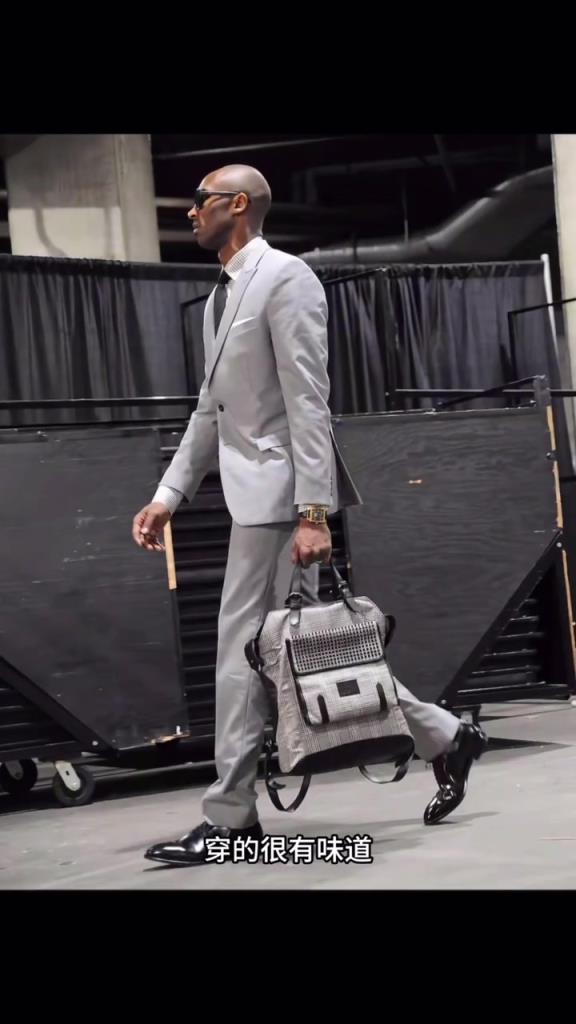 女博主锐评NBA球星穿搭!詹姆斯小卡KD依旧稳定发挥!