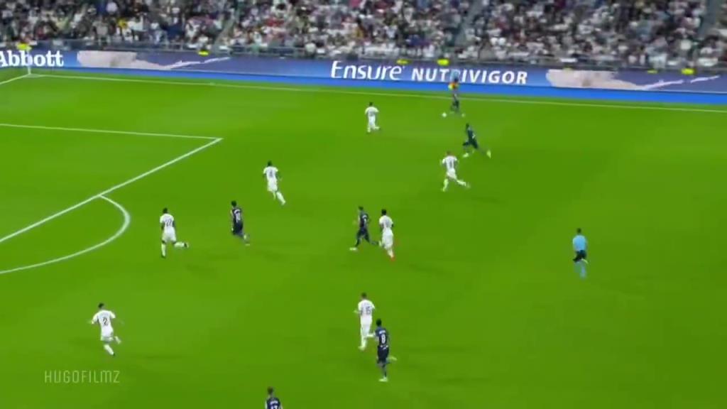 久保建英的巅峰一战!面对皇马游刃有余,闪耀全场!