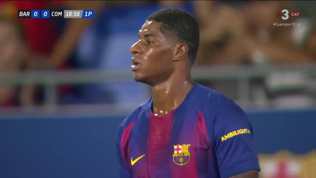 不在状态!拉菲尼亚传中,拉什福德禁区内停大了!