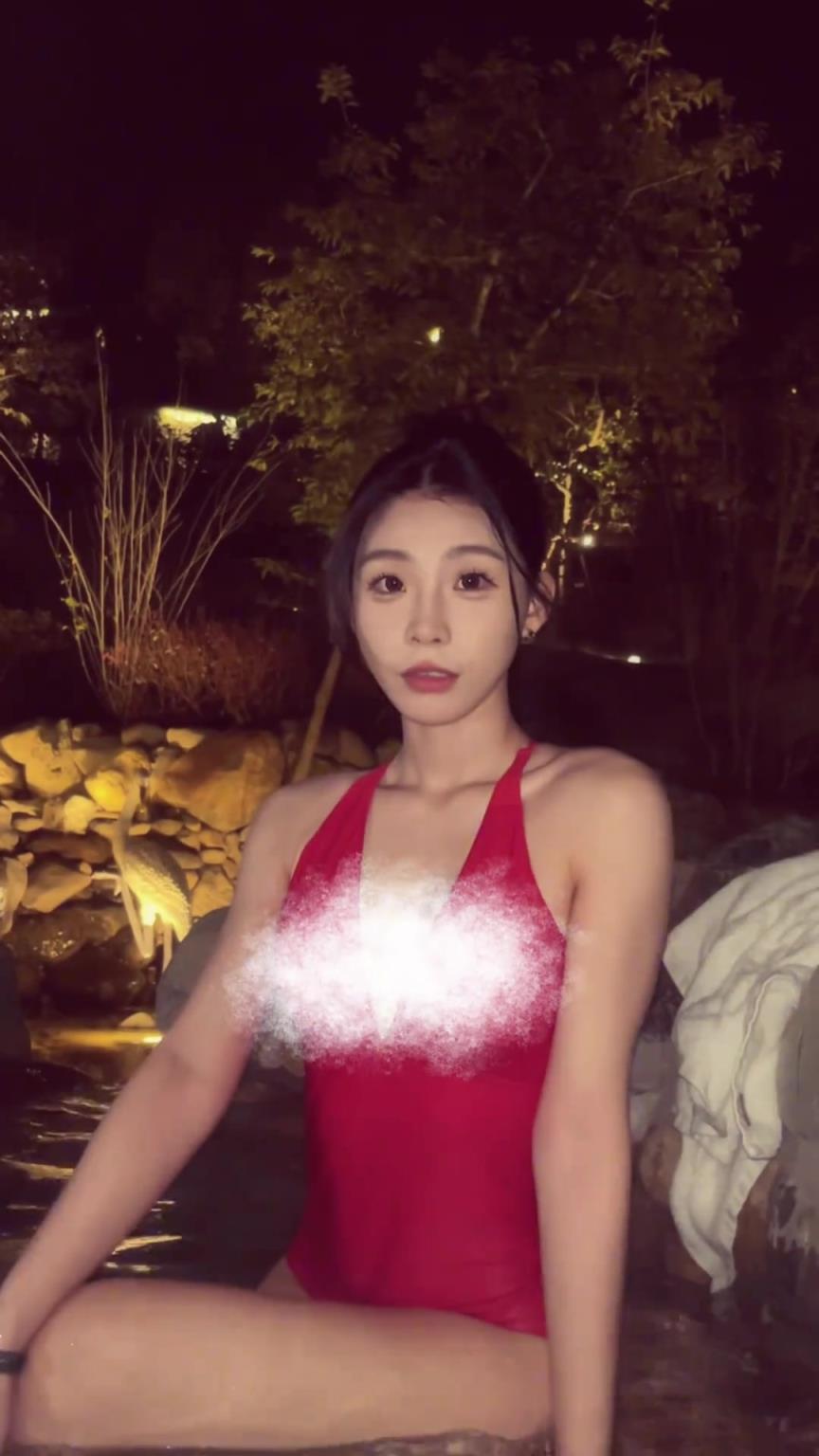 封烟了!蛮牛王增杰妻子晒泳装泡温泉视屏:不让发系列