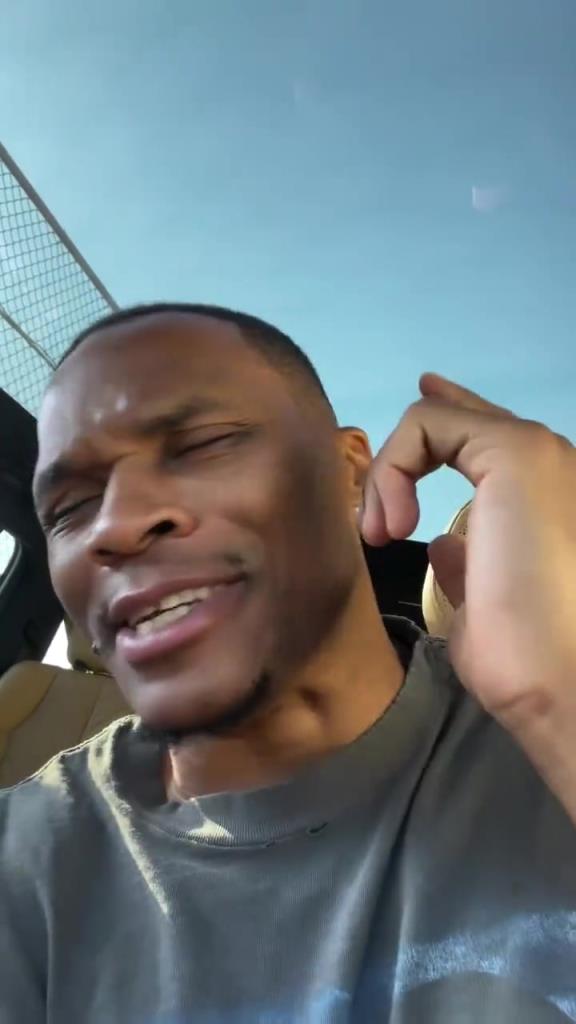 多才多艺大威少,威斯布鲁克说唱音乐,声色俱厉。