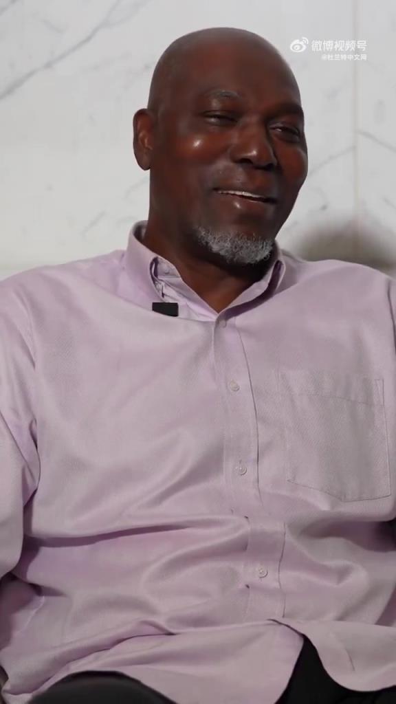 火箭名宿奥拉朱旺：我们有了杜兰特，新赛季一定非常精彩！