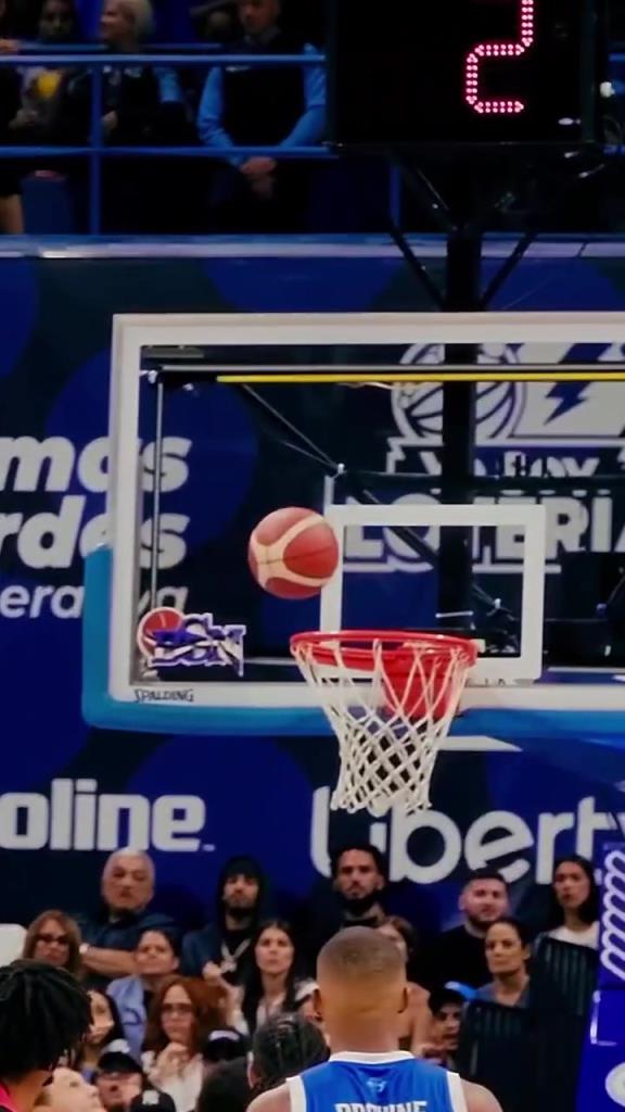 还是那个意大利炮!加里纳利率队夺冠荣获FMVP!