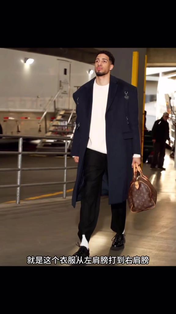 女博主锐评NBA球星们的穿搭!这届网友的图片依旧顶级!