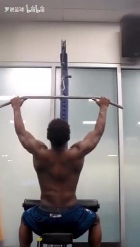 夏天没人会比我练得更多!爱德华兹休赛期训练合集!