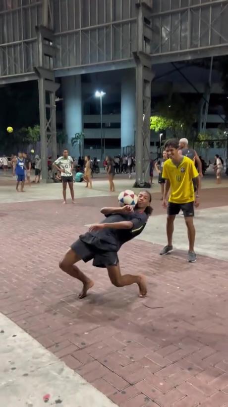 小罗?巴西果然是足球王国,遍地都是人才