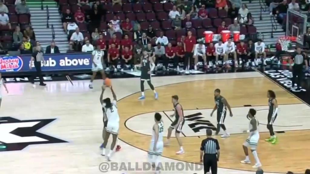 对未来充满期待!王俊杰NCAA对阵华盛顿州立大学砍下两双集锦!